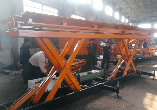 液壓升降送管機