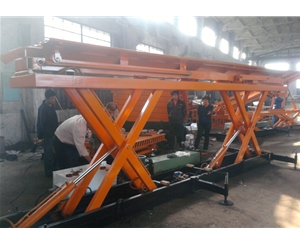 液壓升降送管機(jī)