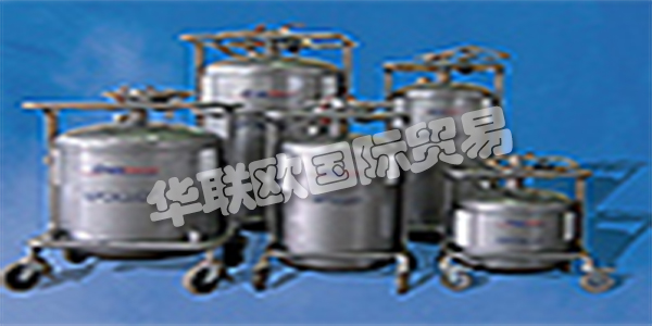 CRYOTHERM它分配溫度保持可用時間長，都提供了容器和傳送控制系統(tǒng)，通過他們的研究，一個特殊的，復(fù)雜的絕緣專門開發(fā)：內(nèi)外容器之間的高品質(zhì)的多層真空超級絕緣，高活性的吸附劑和一種基于計算機(jī)的，優(yōu)化的熱設(shè)計減少熱的發(fā)生率因此液態(tài)氣體的蒸發(fā)量降至最低。他們?yōu)槊宽椚蝿?wù)為您制造合適的容器。無論是小型還是大型，無論是固定的還是移動的，用于短期或長期存儲，用于實驗室或z。B.海外運(yùn)輸。