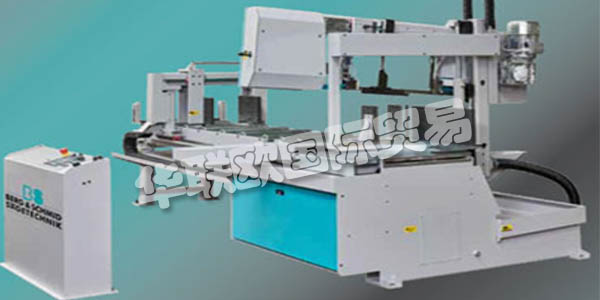 BERG&SCHMID的名字背后是一家由業(yè)主管理的公司，總部位于巴登 - 符騰堡州的雷塞克。Berg&Schmid成立于Wirtschaftswunder的早期，由Schmid家族經營了幾代人。